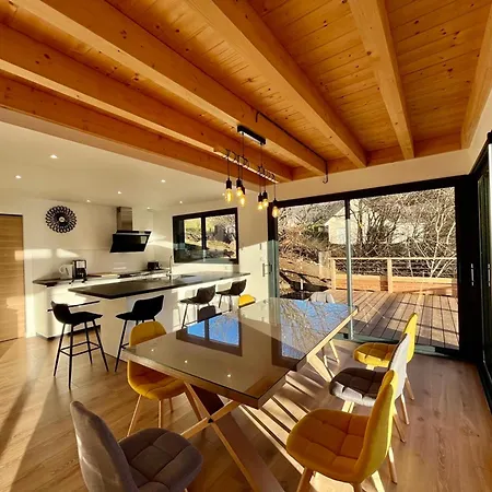 5 Pieces Avec Terrasse Et Garage Au Mont-dore - Fr-1-608-263 ル・モンドール